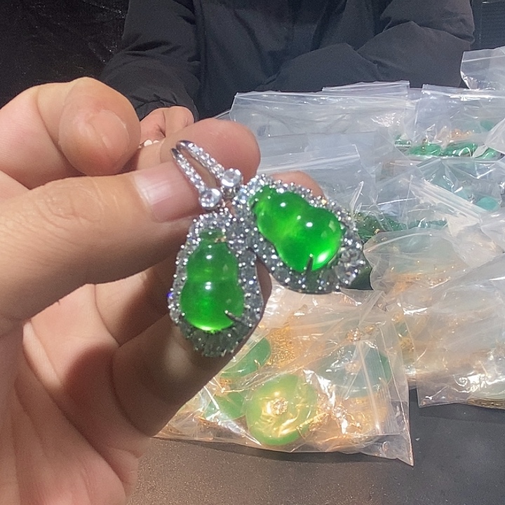 翡翠颈饰未镶嵌价格