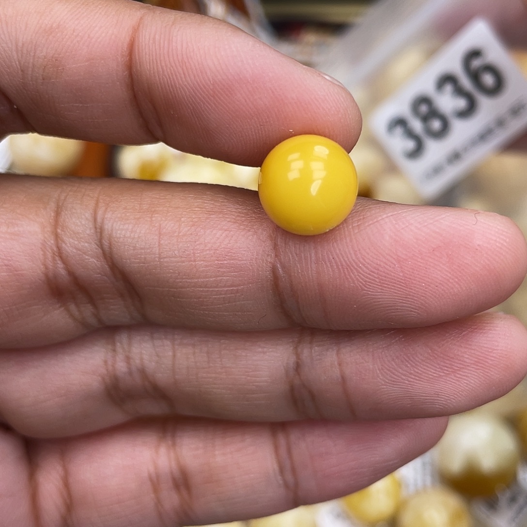 蜜蜡未镶嵌珠宝奇石10.6