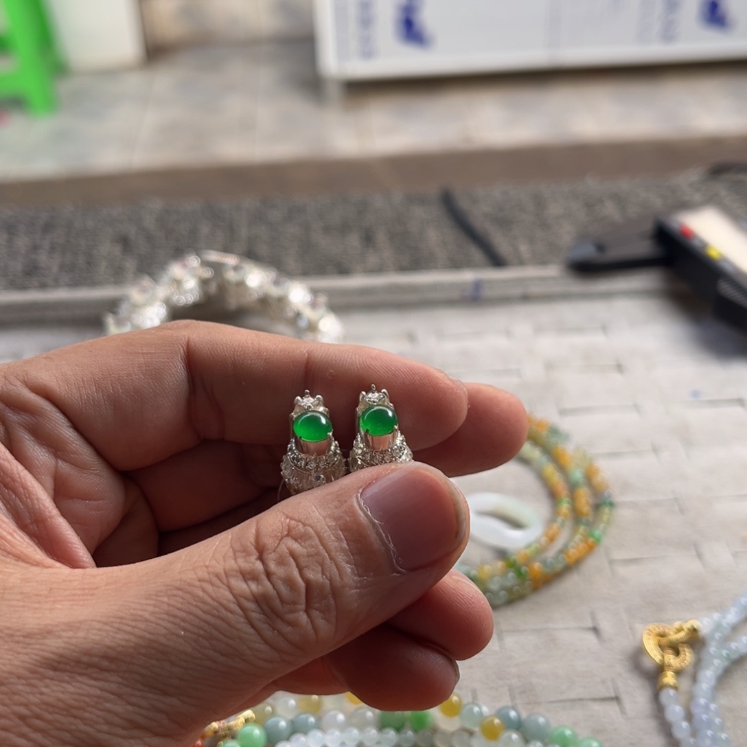 定制翡翠未镶嵌翡翠蛋面定制