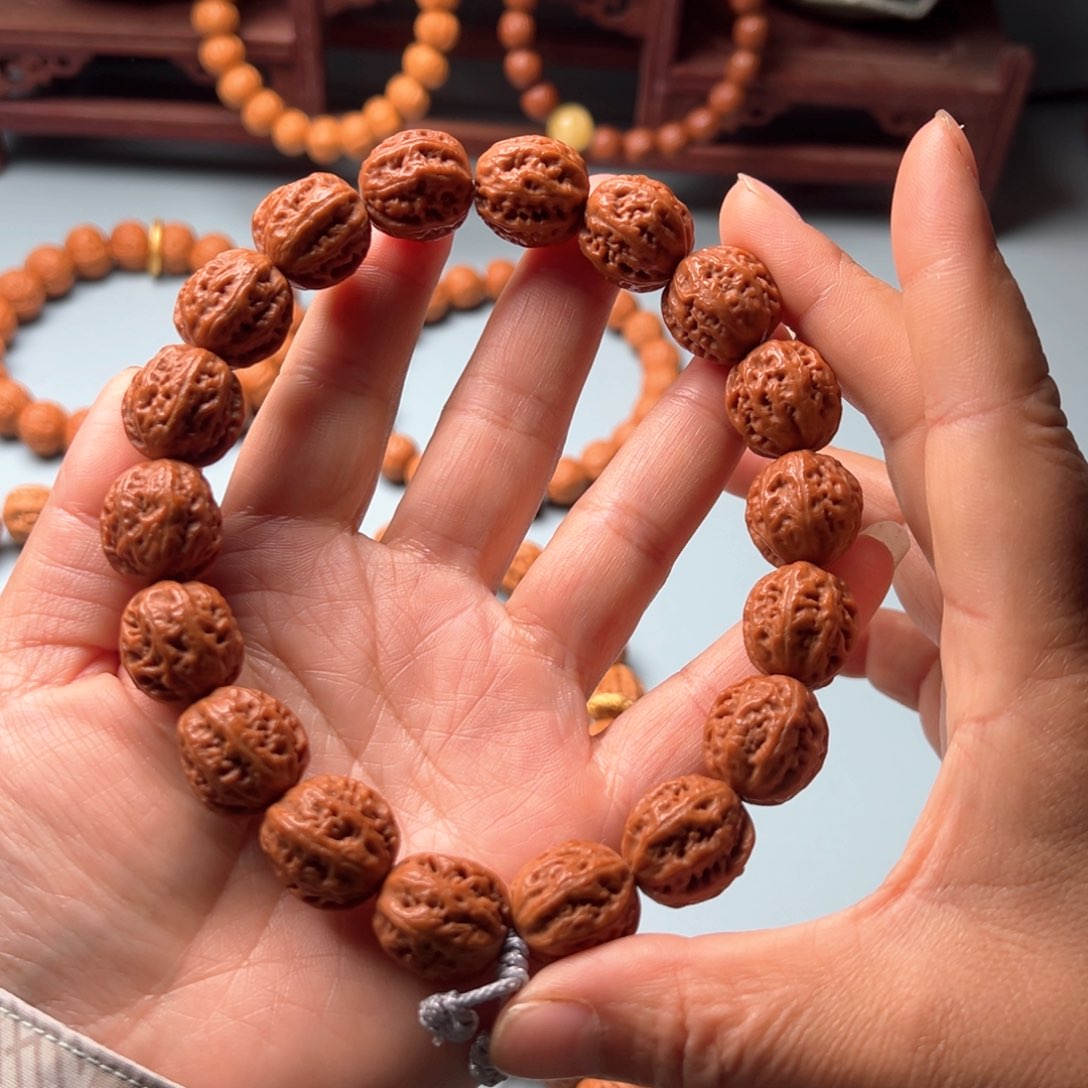 文玩核桃吊坠野生小核桃