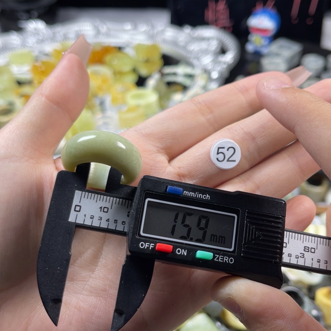 蛇纹石玉未镶嵌戒指