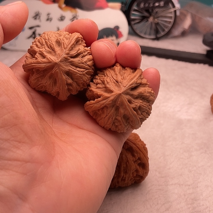 文玩核桃把件从****城三棱