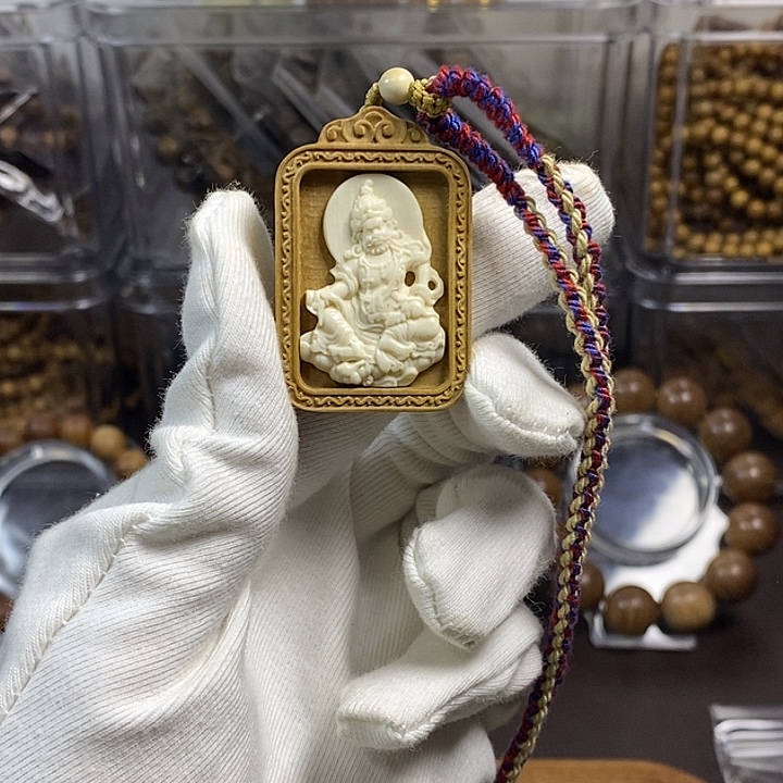 檀香木迈索尔老山檀黄财神