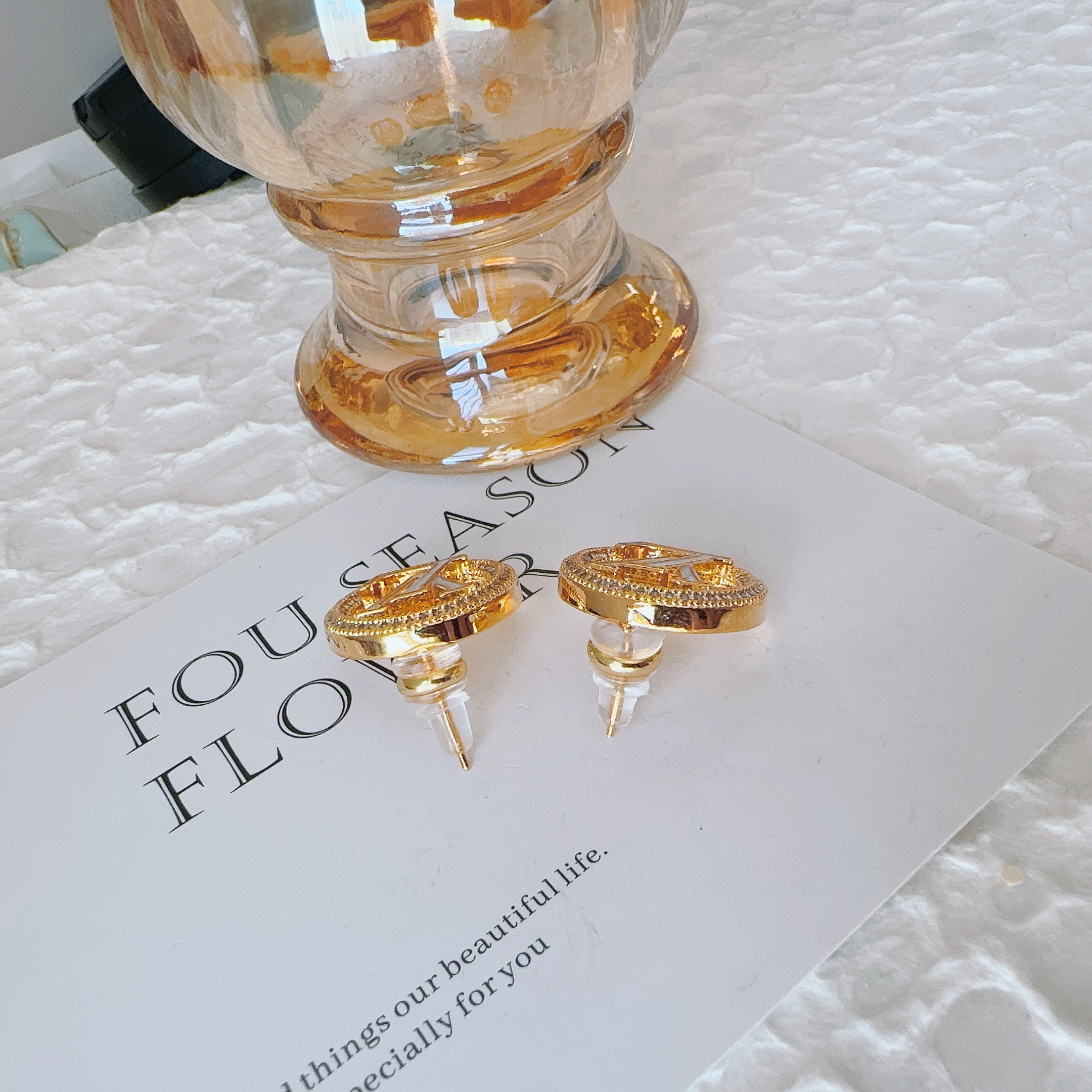 铜合金树脂耳饰 2482 时尚气质经典耳钉weijia