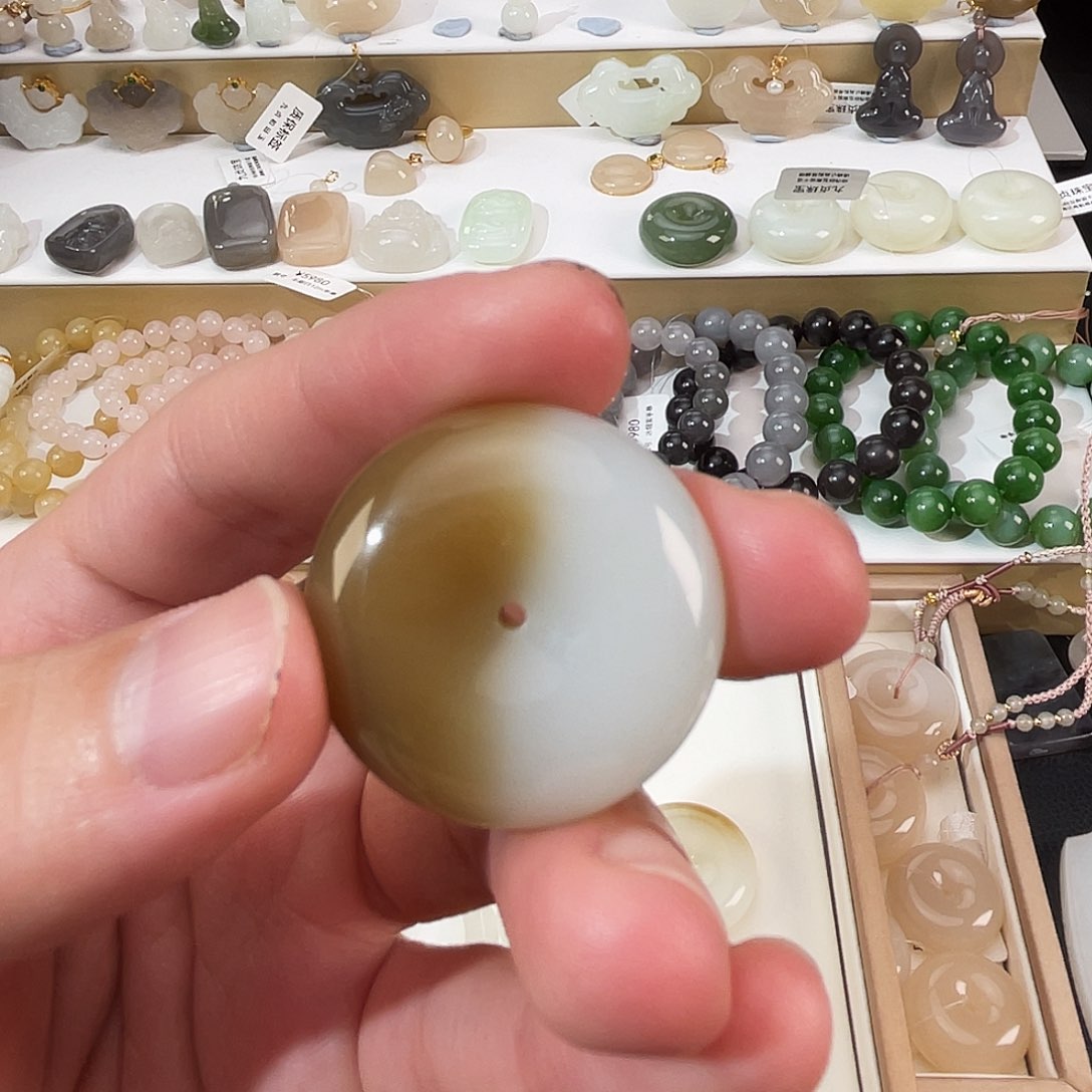 和田玉颈饰未镶嵌粥