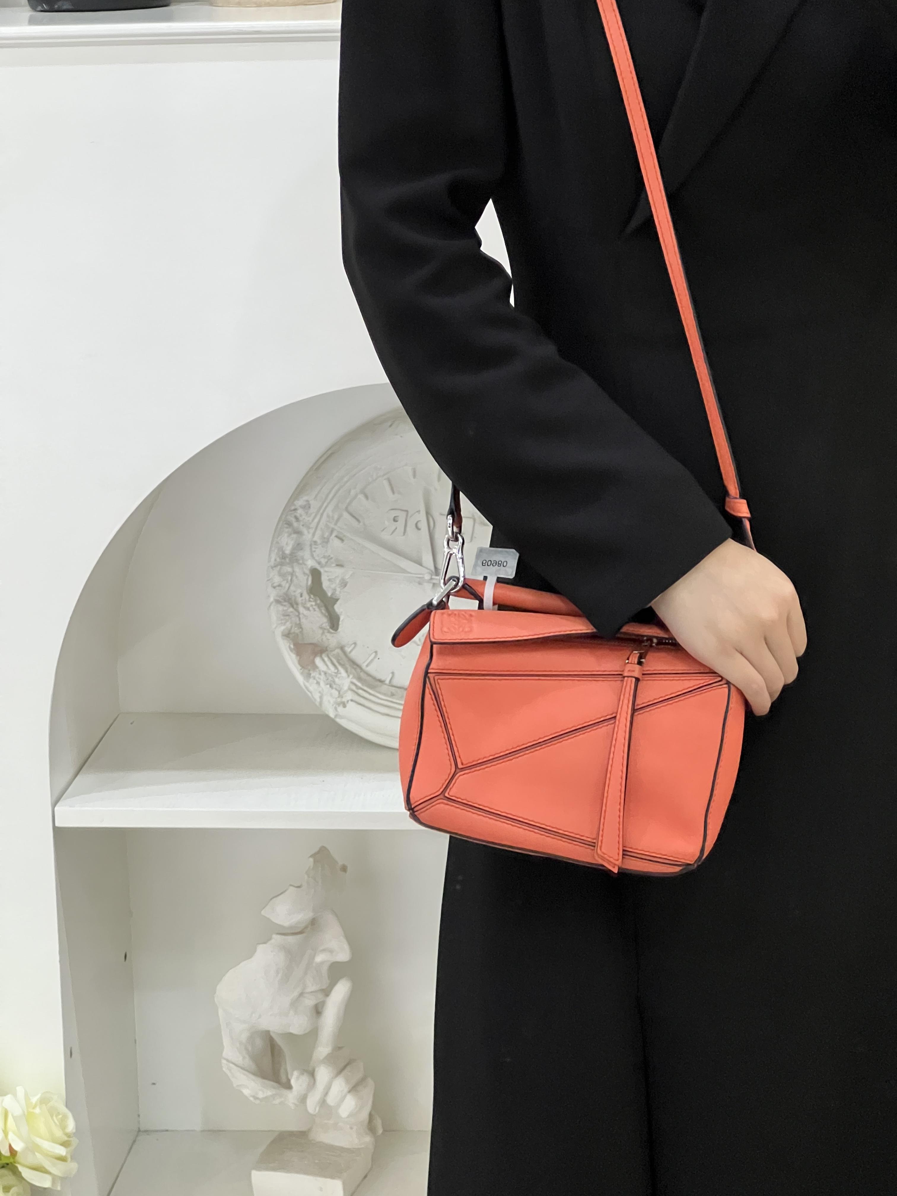 95新 LOEWE/罗意威 puzzle 几何mini橘粉色斜挎包/公价无/甄选