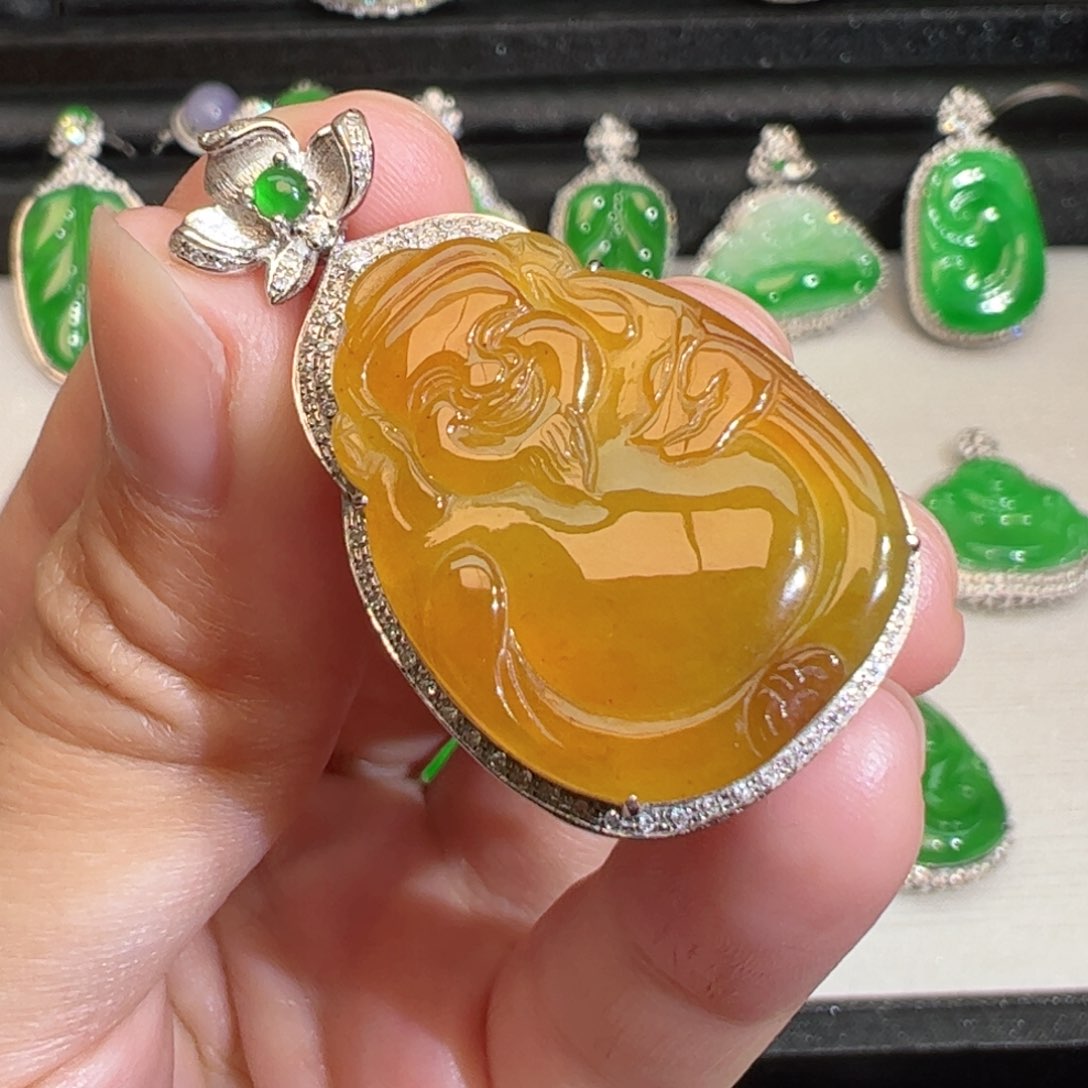 翡翠吊坠(不含链)18K金镶嵌