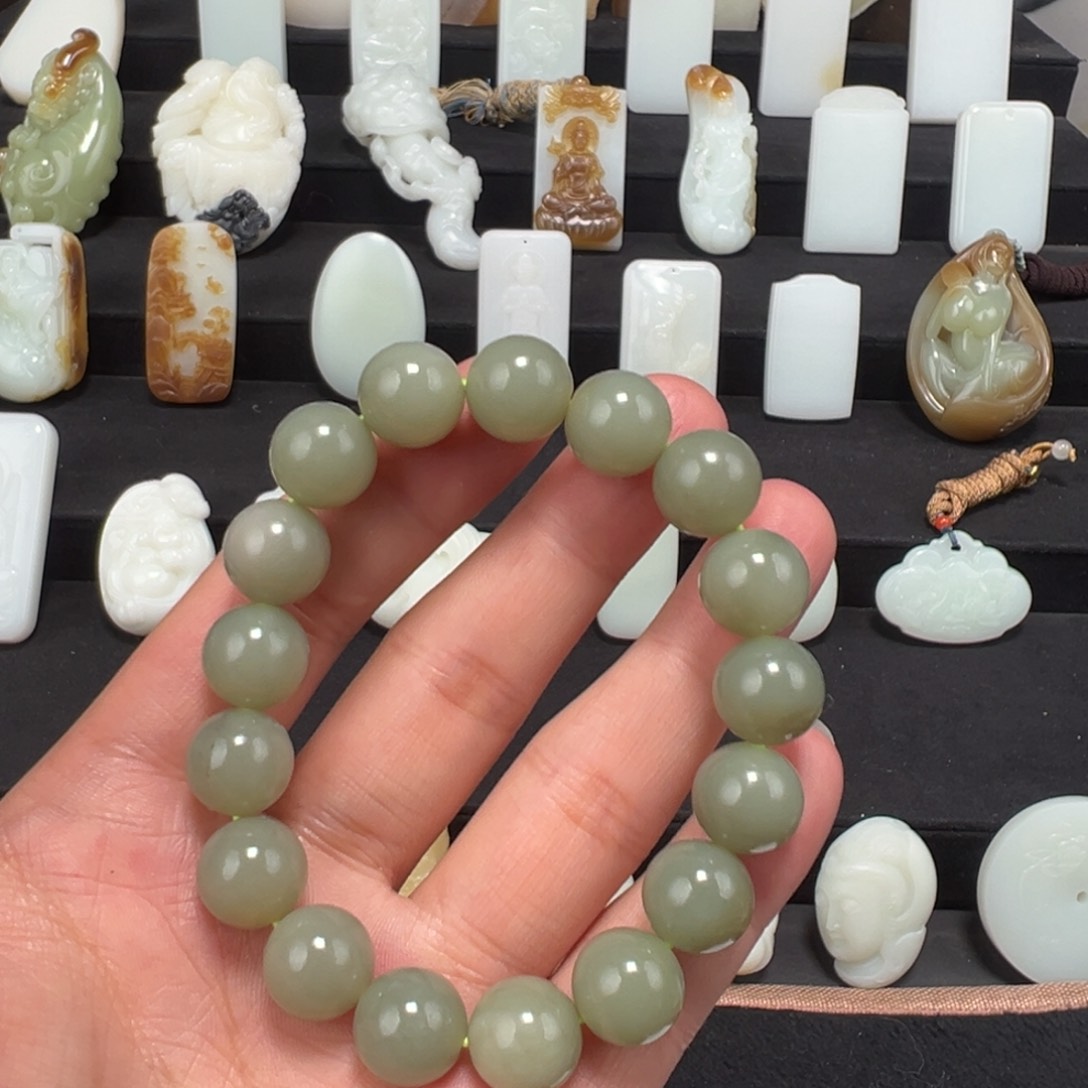 和田玉颈饰未镶嵌