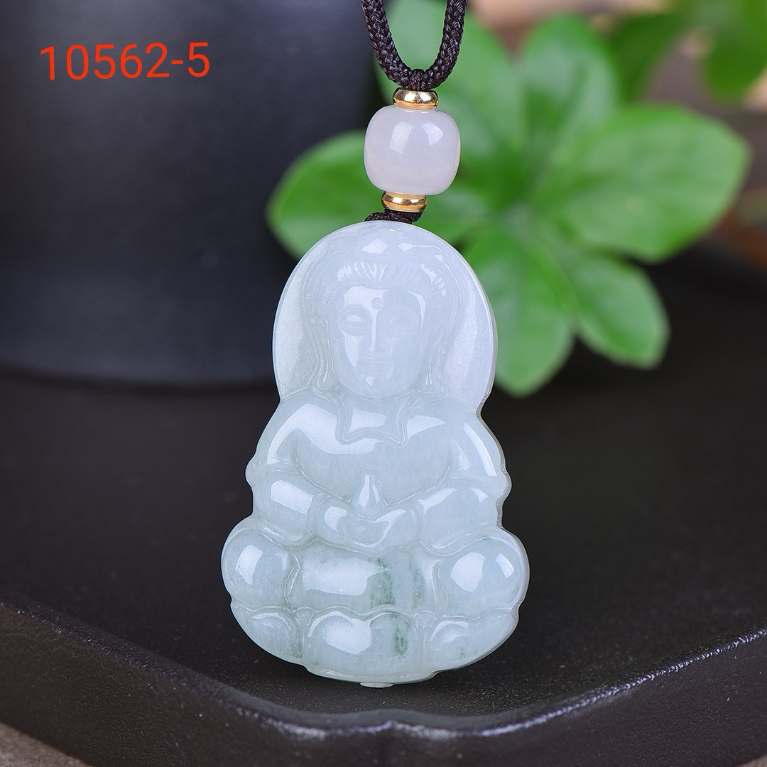 【名称】精品天山翠《观音》挂件【寓意】普度众生尺寸48×33