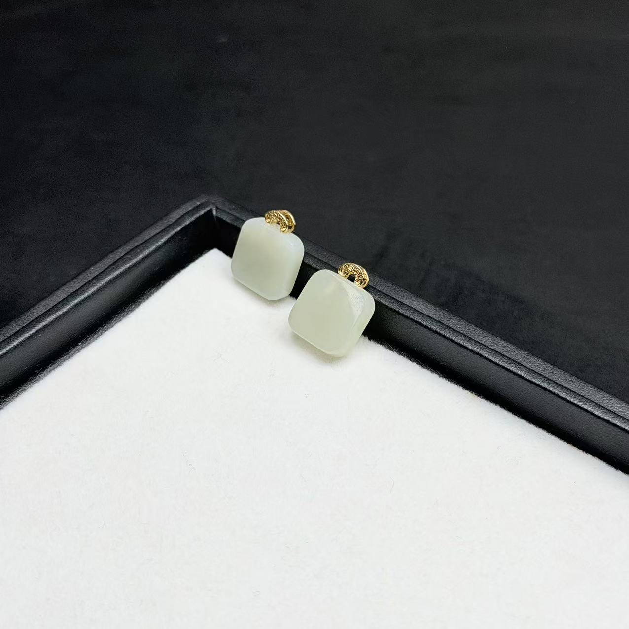 【睿泽赏宝】S925和田玉方形吊坠有瑕/多样性发一15*15*4 KS0040370