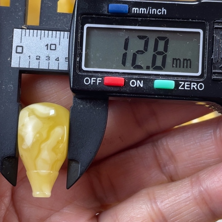 小***师蜜蜡未镶嵌裸石37杂