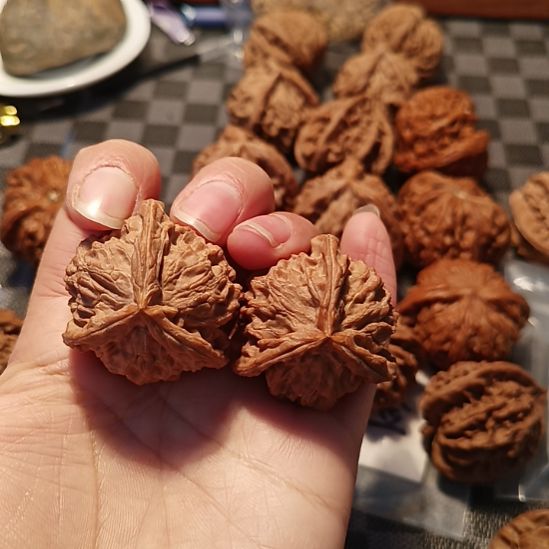 想***爷文玩核桃把件盘山文玩核桃三棱微修