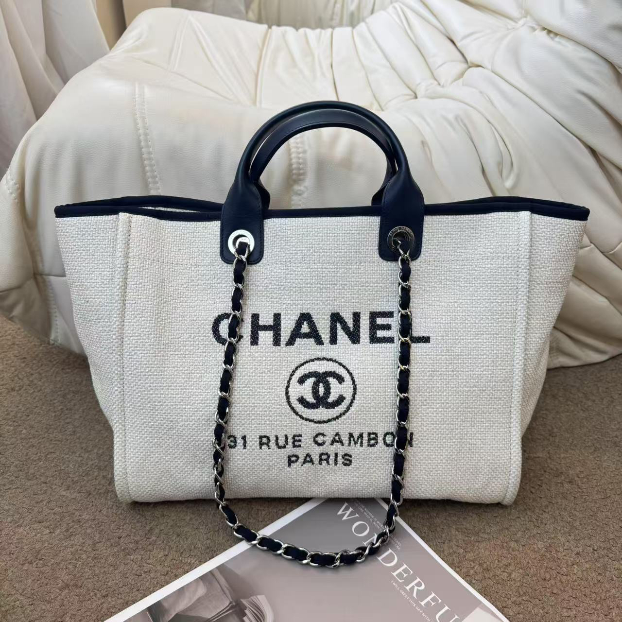 95新 Chanel/香奈儿 蓝白 编织 银链手柄大号沙滩包/622240380