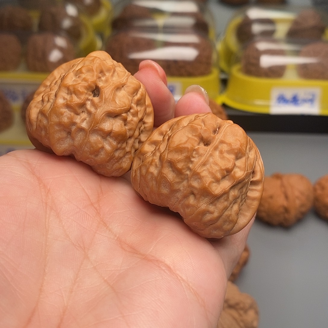 ****辰木质类文玩核桃蛤蟆头