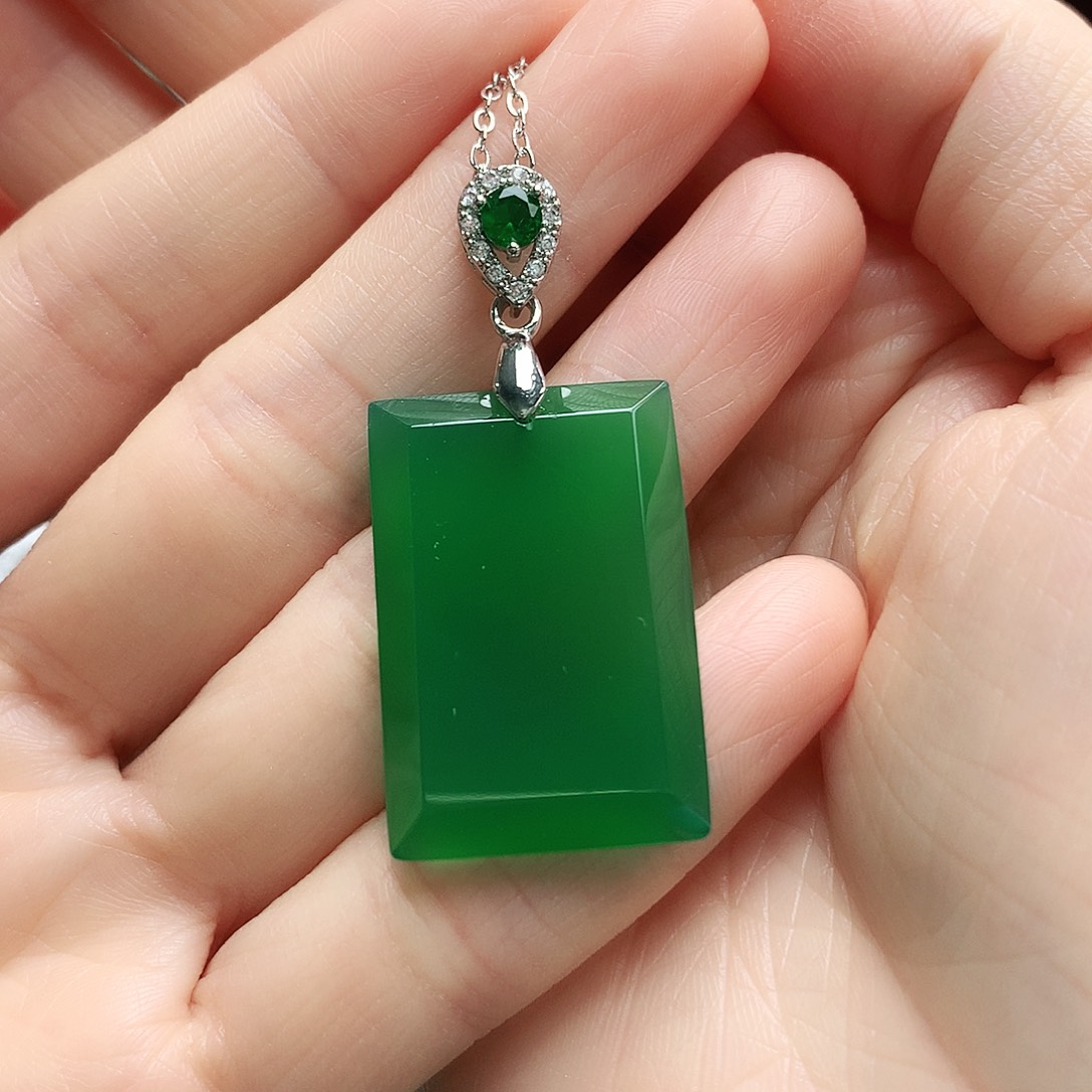 玛瑙/玉髓吊坠未镶嵌