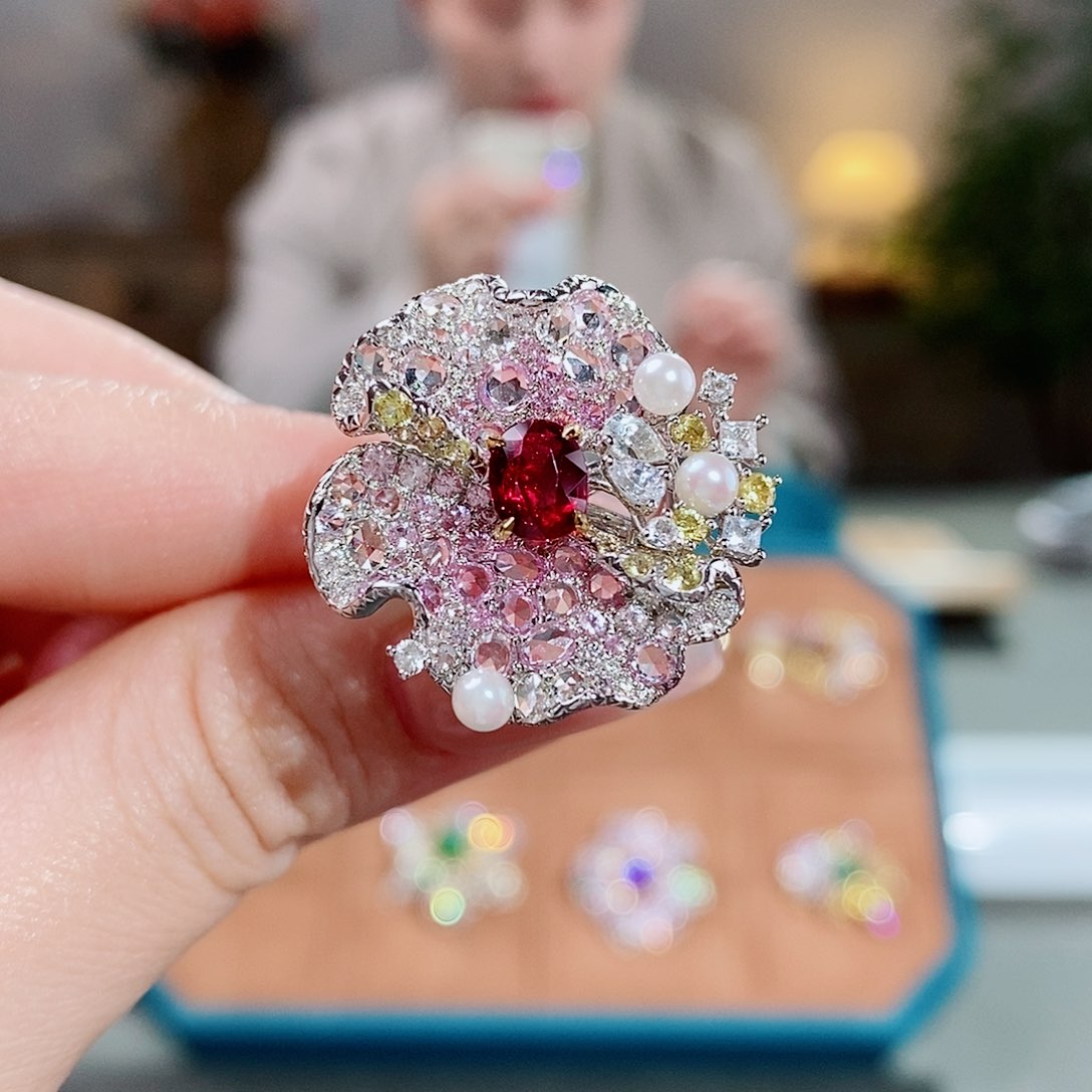 红宝石戒指18K金镶嵌1ct无烧鸽血红