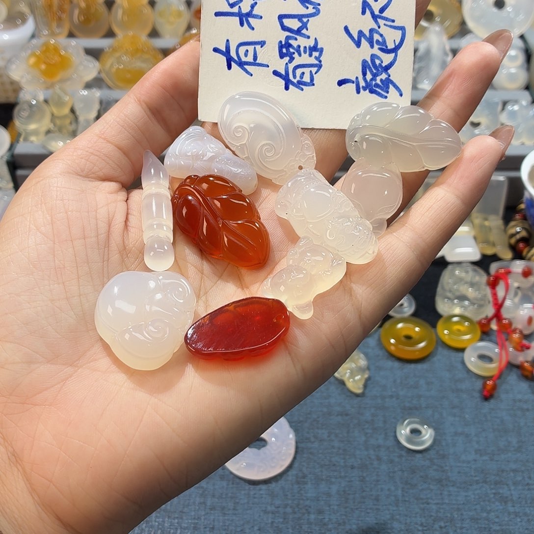 玛瑙/玉髓未镶嵌颈饰