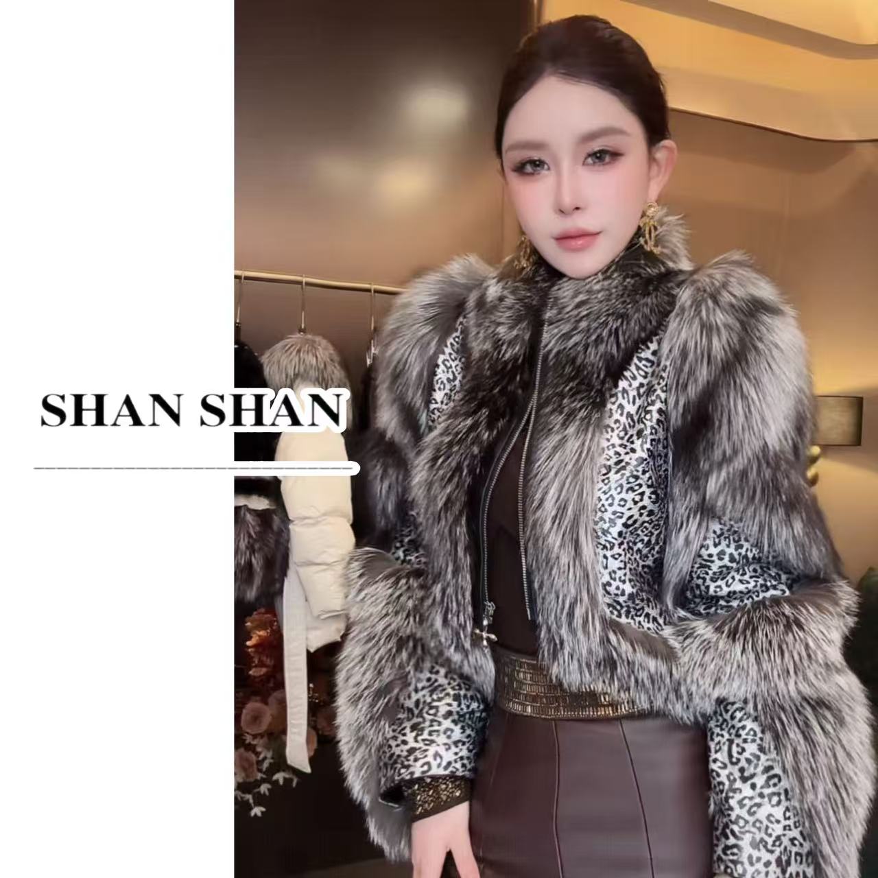 SS姗姗 冬季新品高级时尚轻奢狐狸毛金色皮草外套 51170511-8272