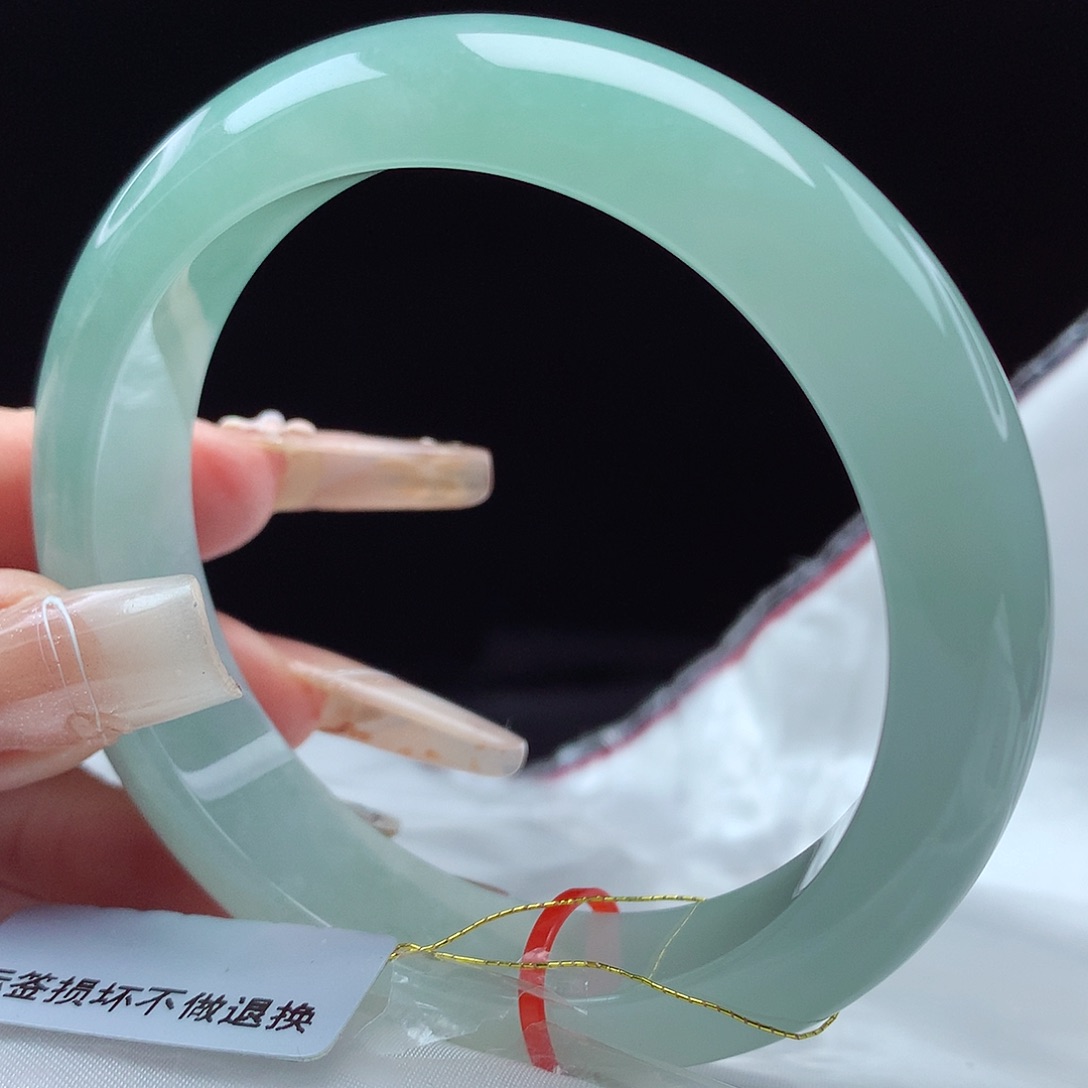 翡翠手镯未镶嵌56圈3668