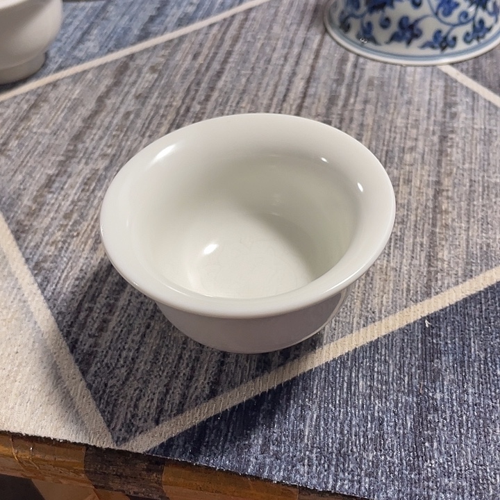 返***真摆件陶甜白釉小杯子