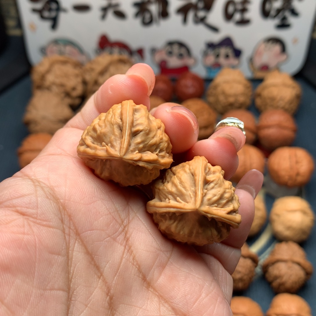 文玩核桃把件夺***勺核桃