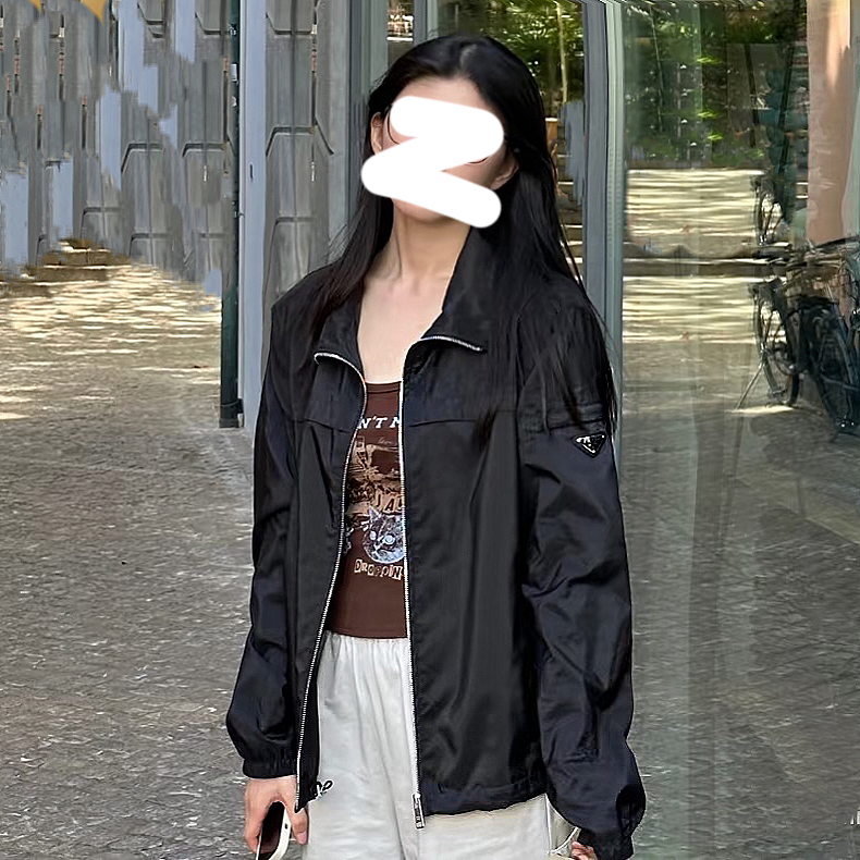 未使用 Prada/普拉达 000865 黑色尼龙金属三角标冲锋衣 46码