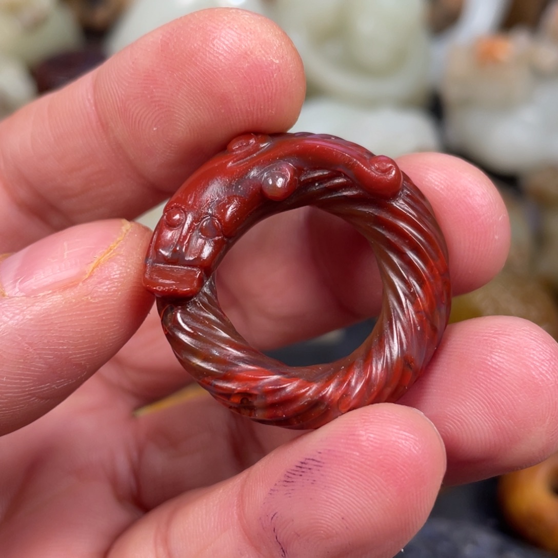 行***在和田玉（糖玉）未镶嵌挂件