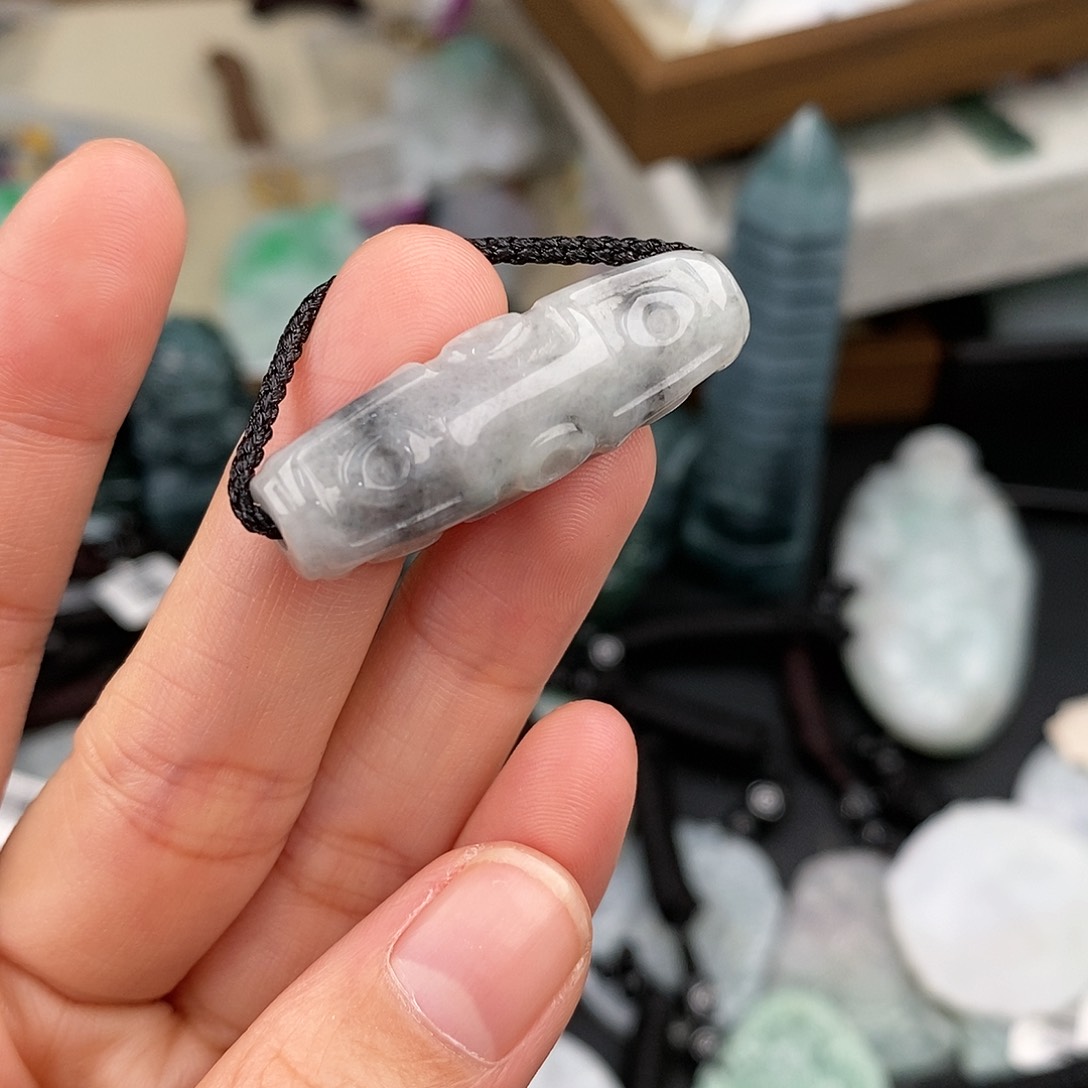 翡翠颈饰未镶嵌一