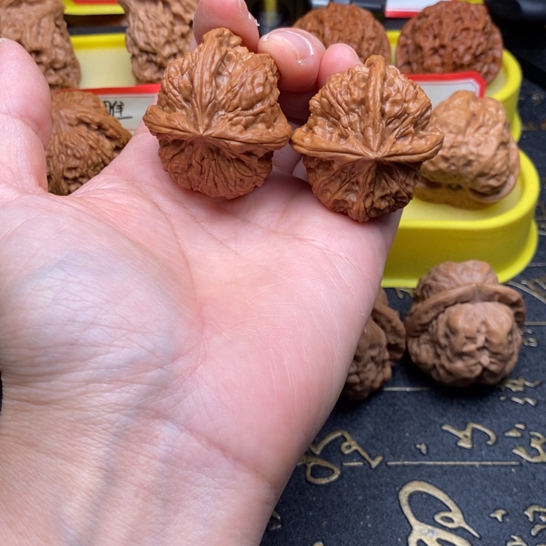 M***君文玩核桃吊坠三棱