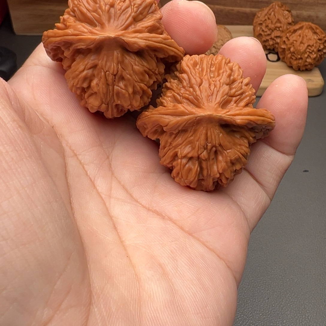 文玩核桃把件三角楼