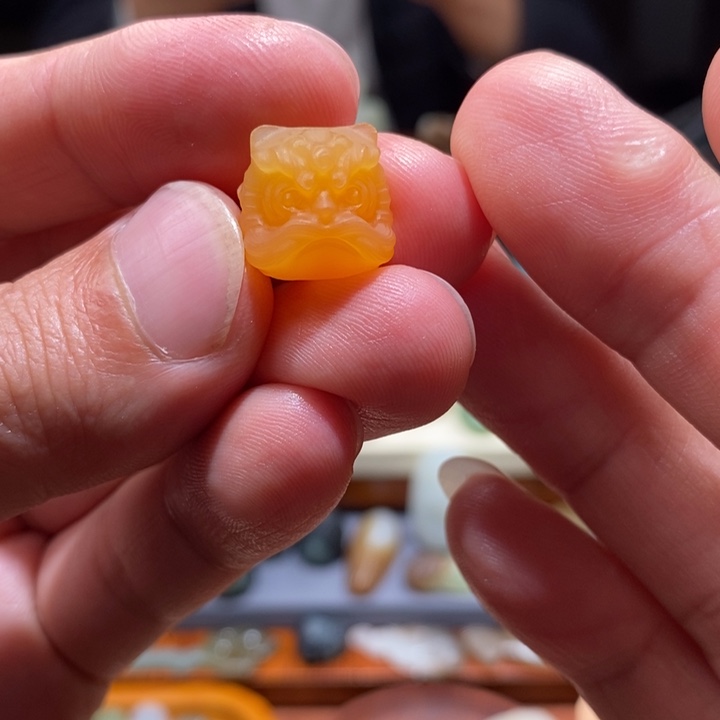 小***麦石英质玉合金颈饰