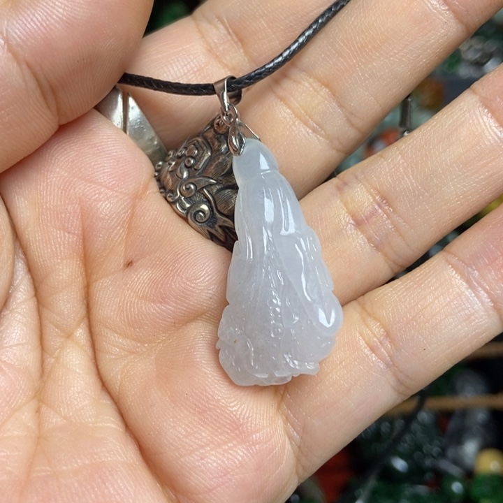 翡翠挂件未镶嵌冰胶白菜一个