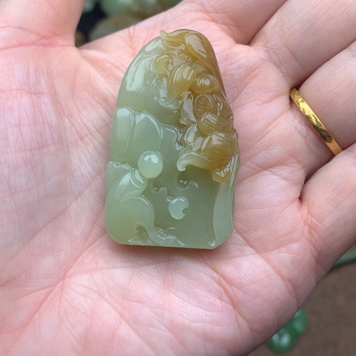 和田玉（糖玉）未镶嵌颈饰