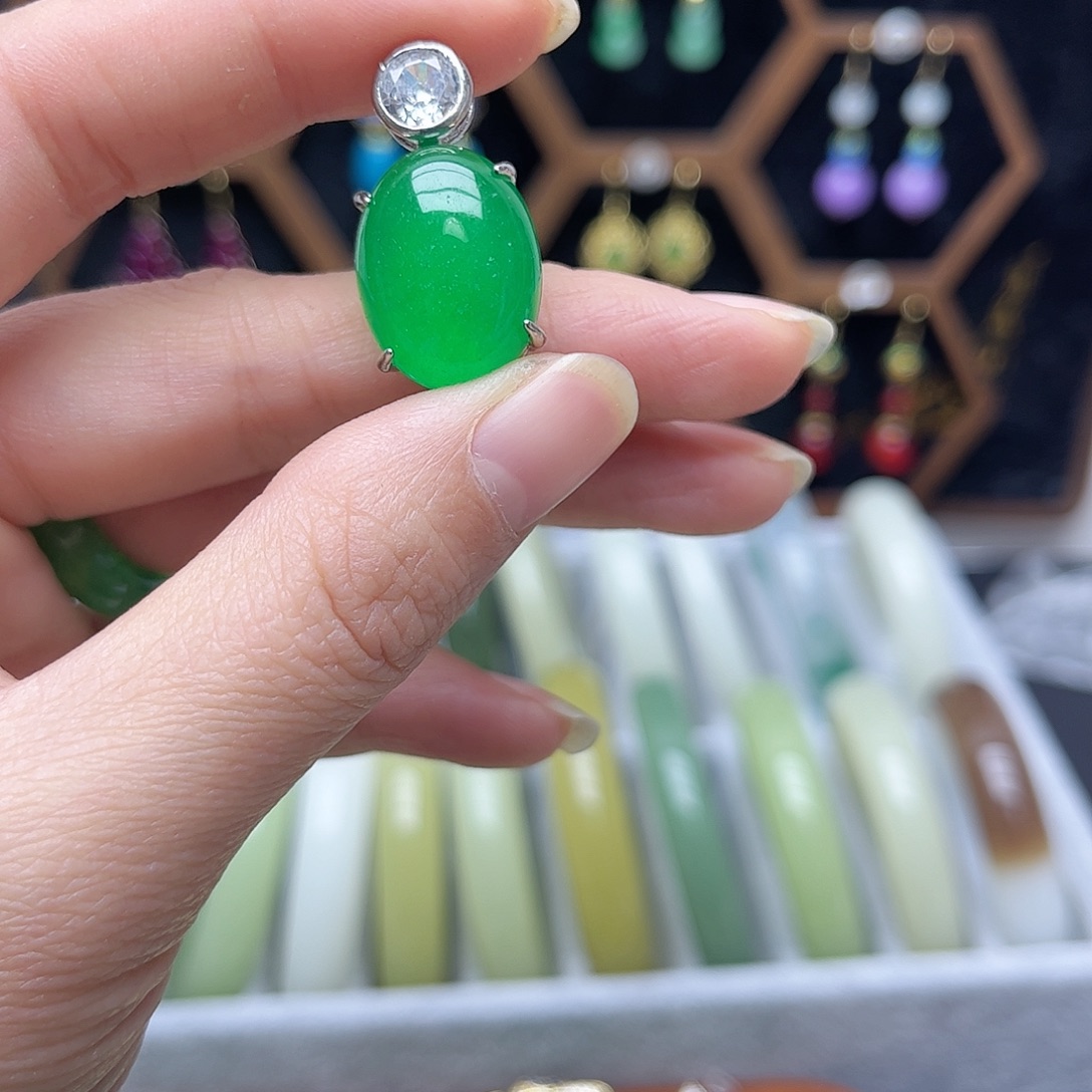 翡翠未镶嵌耳饰蛋面
