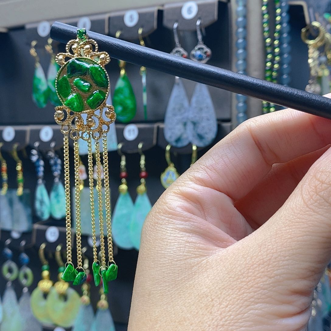 未镶嵌翡翠耳饰翡翠