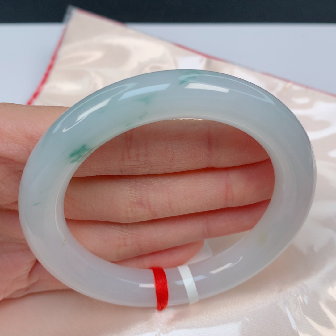 翡翠手镯未镶嵌55.8胖圆条