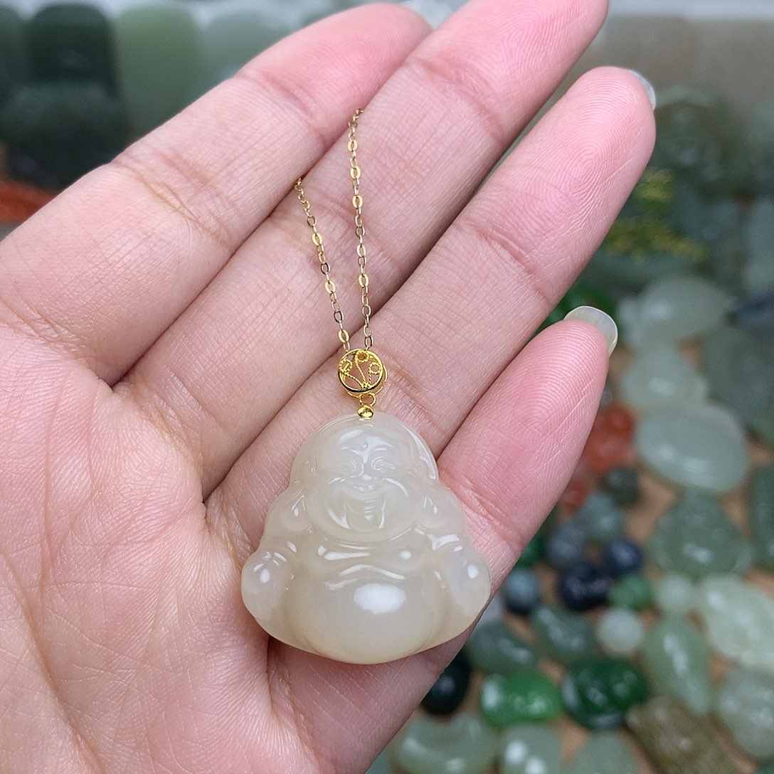 和田玉吊坠18K金镶嵌