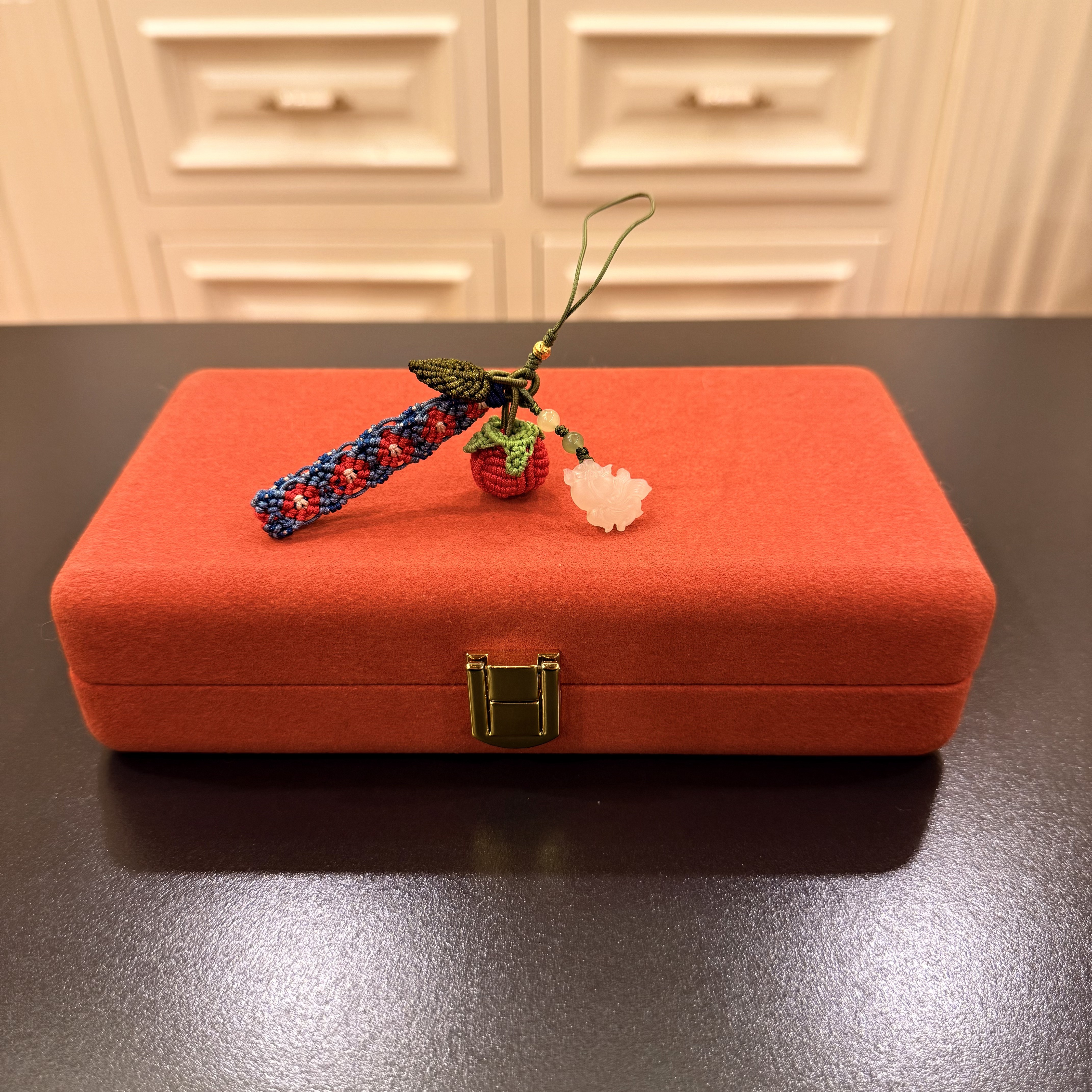 壹屿珠宝     121143     18 K金配件和田玉典藏级挂件  