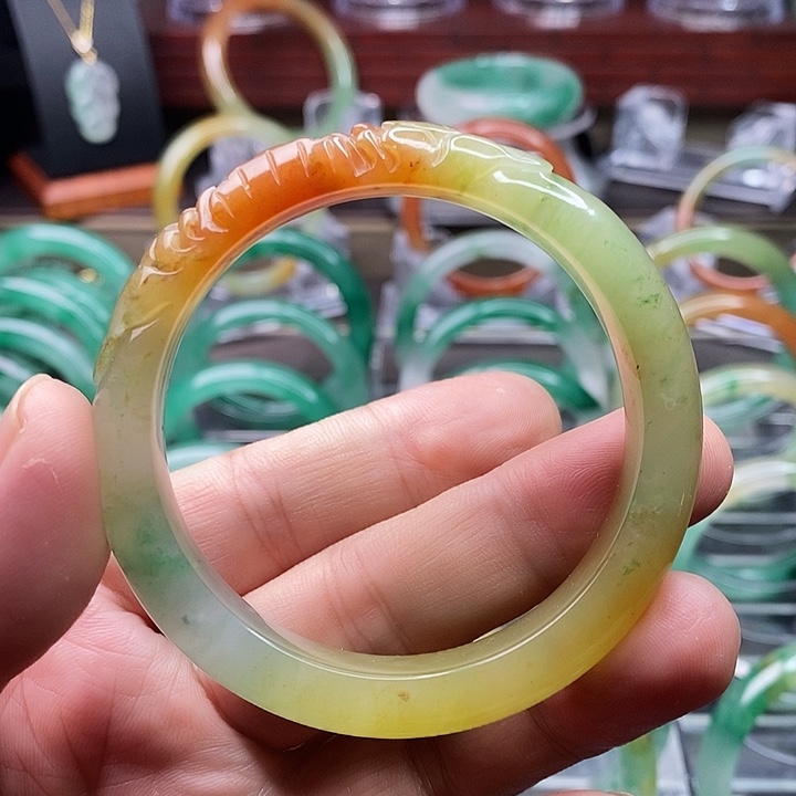 石英质玉手镯未镶嵌