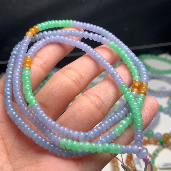 翡翠手镯未镶嵌卡