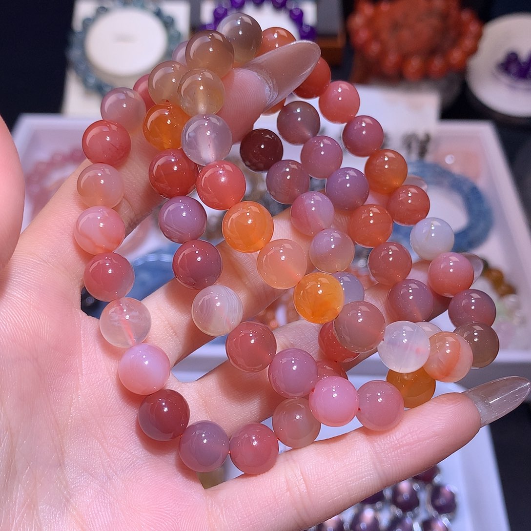 玛瑙/玉髓手串未镶嵌盐源玛瑙9mm多样性发其一