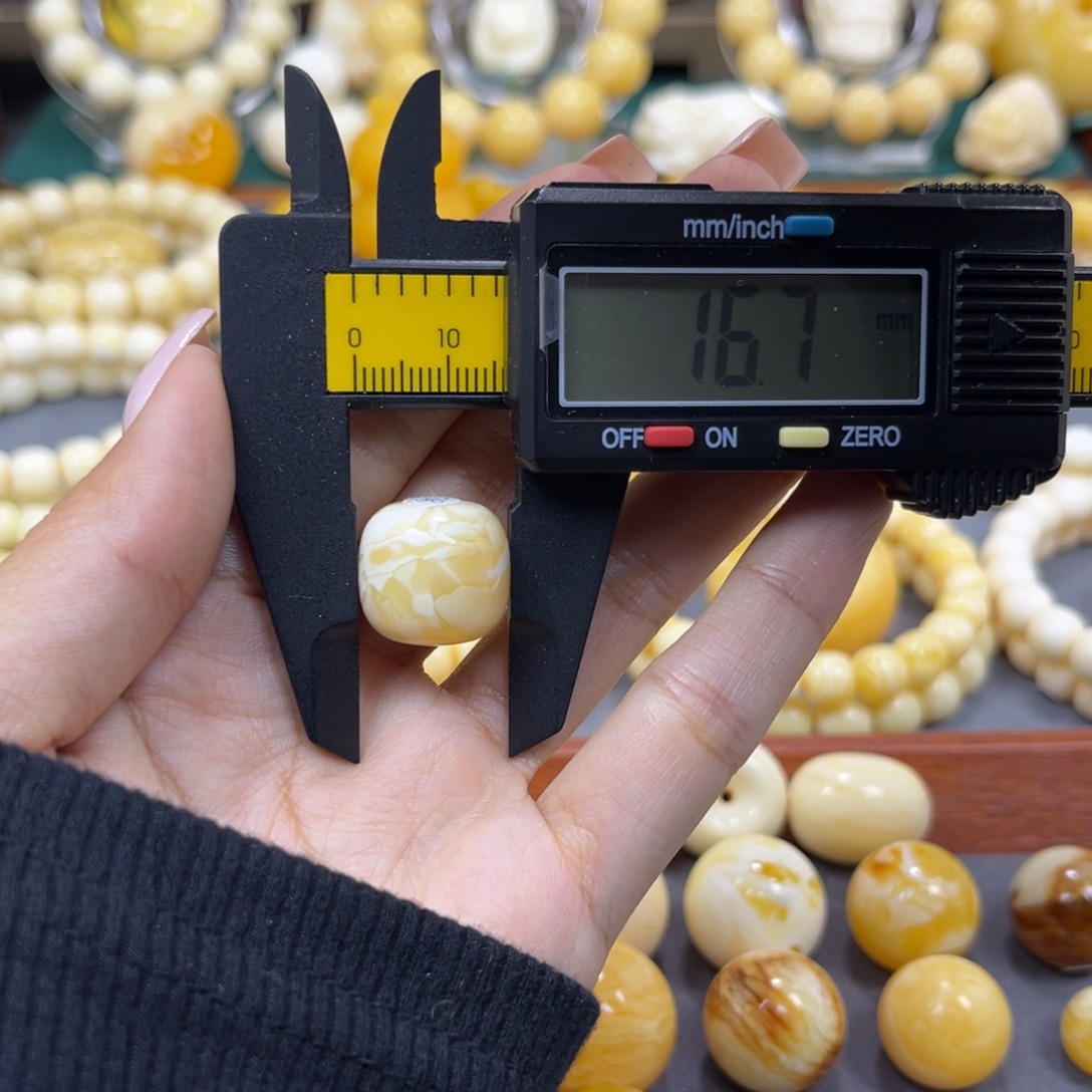 琥珀未镶嵌手串……