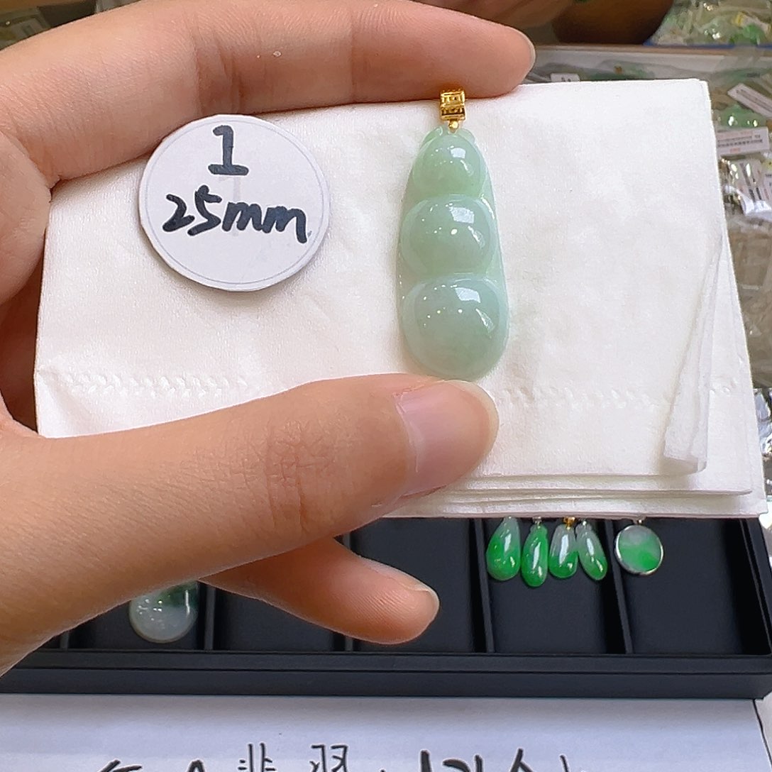 翡翠吊坠(不含链)18K金镶嵌翡翠