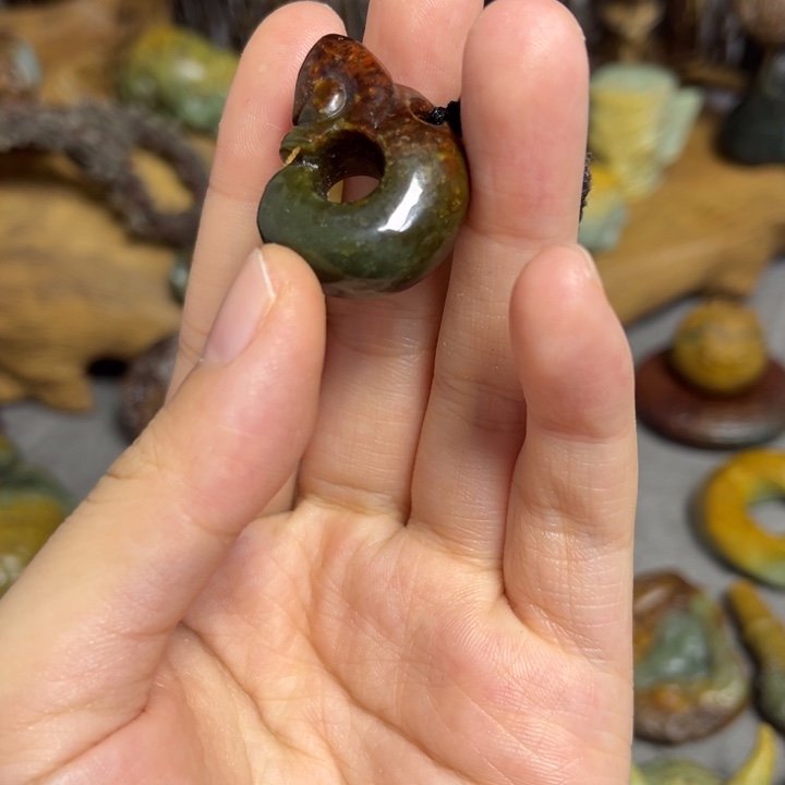 岫岩河磨玉（透闪石质玉）未镶嵌挂件