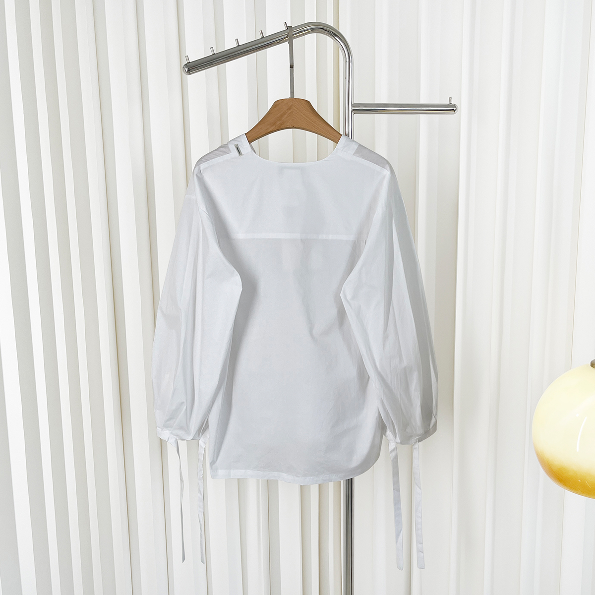 亲妈线早秋Y领精致袖口蝴蝶结白色气质衬衫181