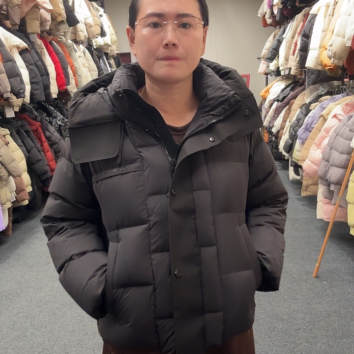 艾雨衣尚羽绒外套