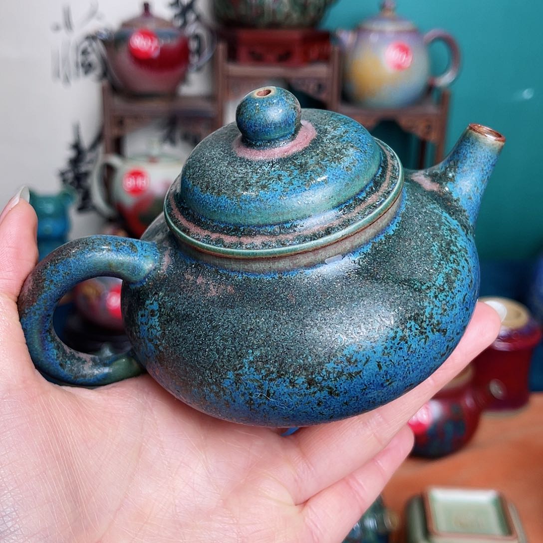 盘钧瓷艺术作品壶