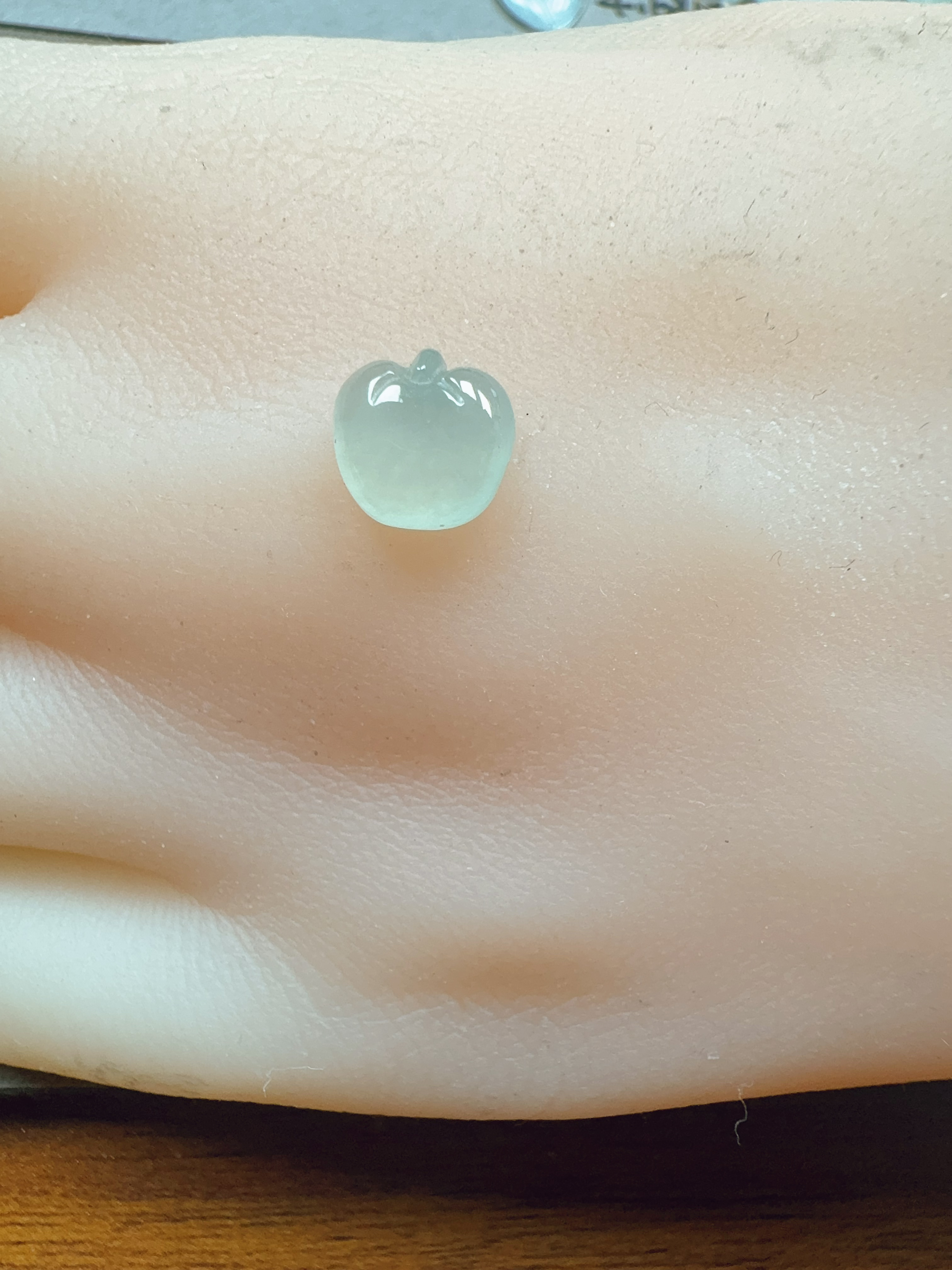 美驻叙利亚 缅甸A货翡翠晴底苹果7.5-7.9-3.4