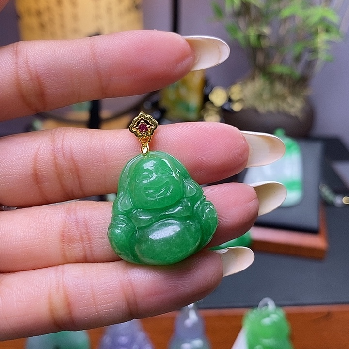 翡翠未镶嵌吊坠(赠链)