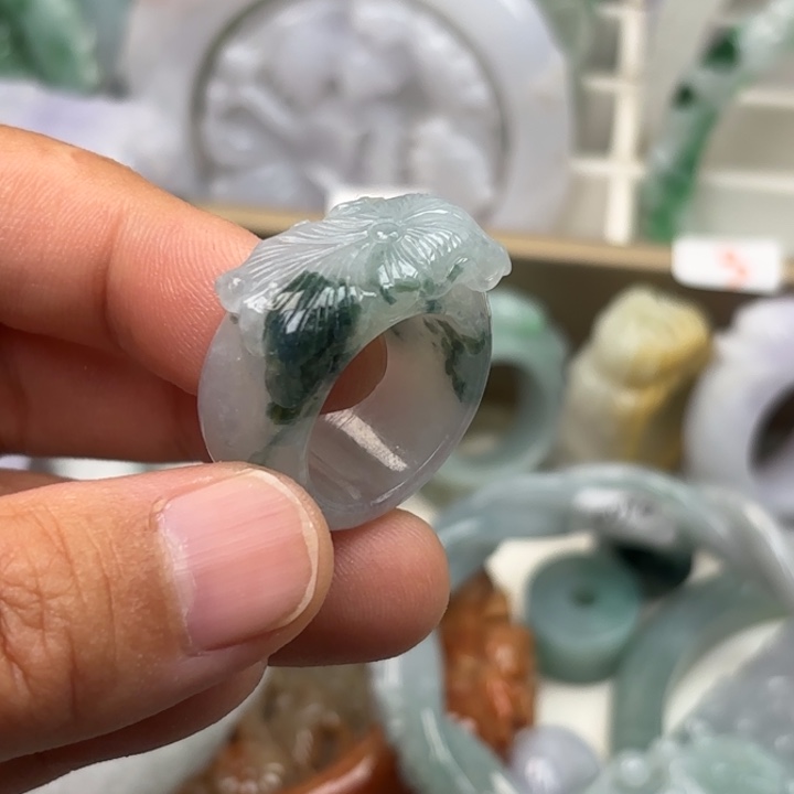 翡翠未镶嵌戒指港码19荷叶212
